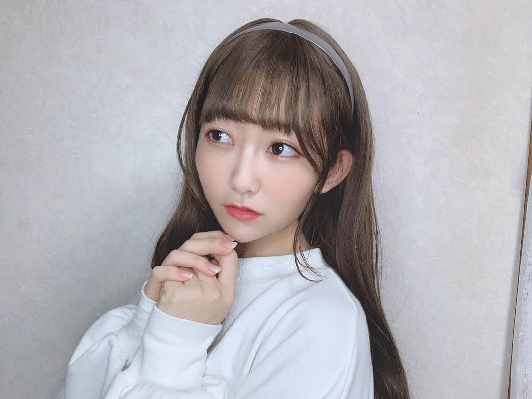 夏川愛実のインスタグラム：「﻿ ﻿ ロングあみちゃんは﻿ ありですかなしですか？？🥱🧐﻿ ﻿ ﻿ #ロング#ヘアアレンジ#スーパーロング﻿ ﻿」