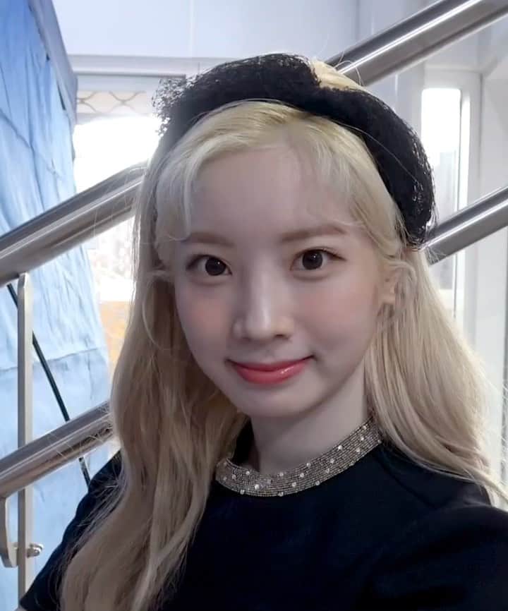 ダヒョンのインスタグラム：「in case you’re having a bad day here’s dahyun laughing 😆 ⠀⠀⠀ ⠀  #dahyun #ダヒョン #多賢 #다현 #트와이스 #twice #トゥワイス #stayhome」