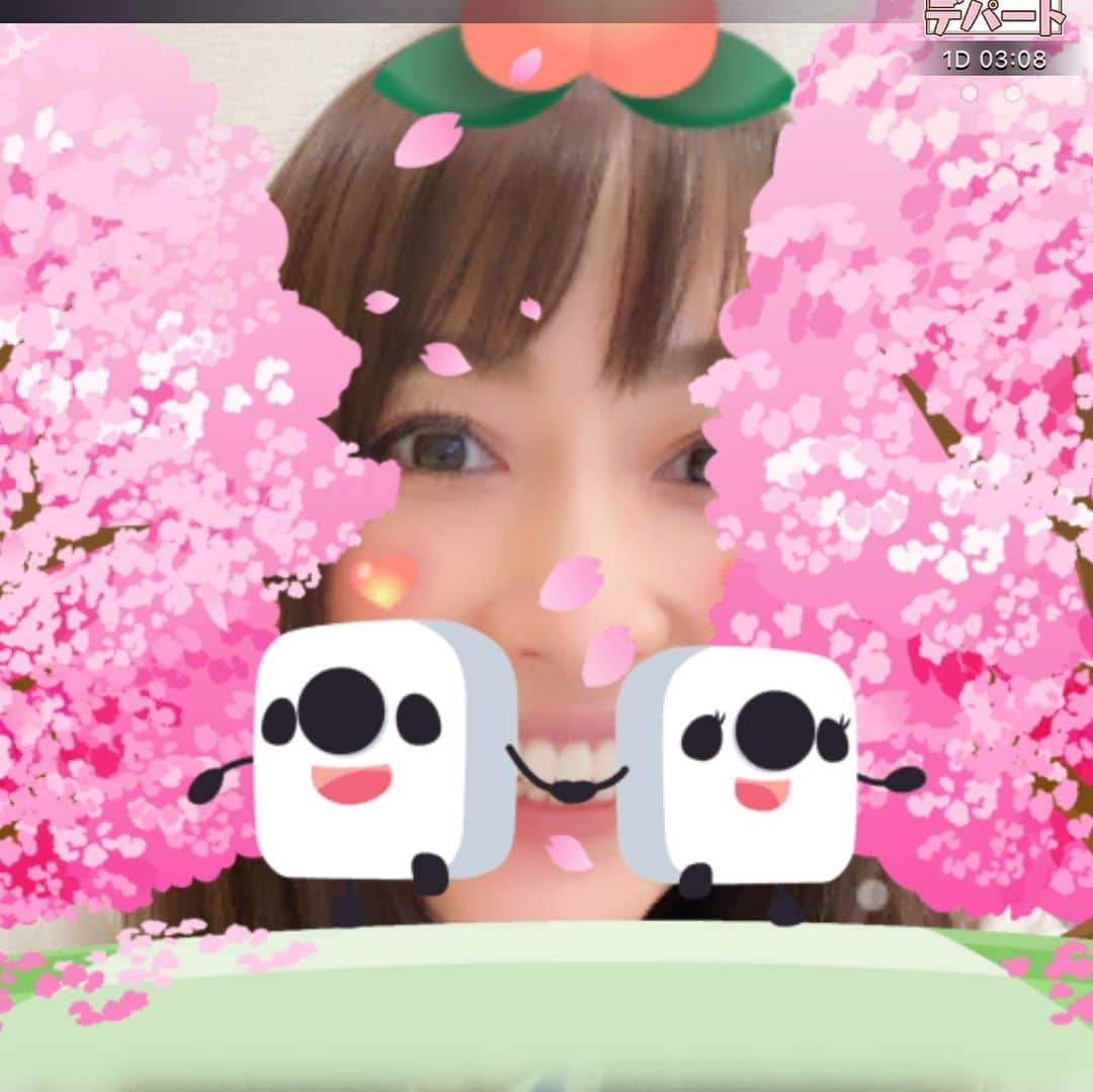 杏さゆりさんのインスタグラム写真 - (杏さゆりInstagram)「2日振りの17ライブ配信ご視聴ありがとうございました🥺💕✨ . 明日も同じ時間帯あたりで配信しようと思っております😊 . . . あと、 沢山のコメントありがとうございました🥺🥺🥺 確かに。。。と思う部分もあったり。。。色々と今後の活動に反映していけたら。。。と、連絡を取り合っております！ 土日の配布、致しません。 宣伝してるわけでも無いんですが。。。😢 これを見て沢山人が集まってしまう事も避けたいので . もし今後私が同じ場所に居ても、握手等もできません😢 . 色々とごめんなさい😭😭😭 . . いつか皆が笑って話せる日が来るまで。。。🙏✨ . . 🙇‍♀️🙇‍♀️🙇‍♀️🙇‍♀️🙇‍♀️🙇‍♀️ . #杏さゆり　#SayuriAnzu」4月24日 22時37分 - anzu_sayuri_official