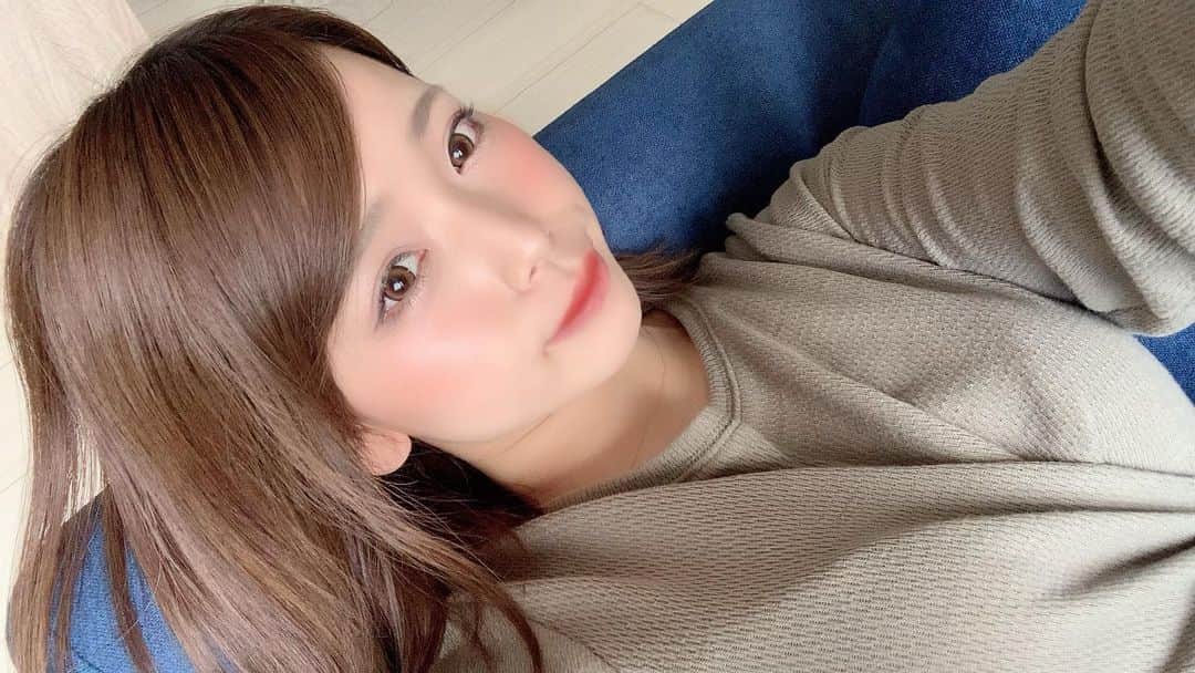 水琴雫のインスタグラム：「美女と野獣観ましたか☺️？ 来週はラプンツェル入るから楽しみ〜❤️ . ディズニー行きたくなっちゃった🥺🥺 .  #北海道#札幌#すすきの#バルセロナグループ#フィリア#ニュークラブ#ホステス#キャバ嬢#キャバクラ#f4f#繁華街#夜遊び#新宿#歌舞伎町#名古屋#錦#大阪#北新地#ミナミ#中洲#可愛い#かわいい女の子#Instagram#いいね返し#ヘアメ #STRONGHEARTS#OWE」