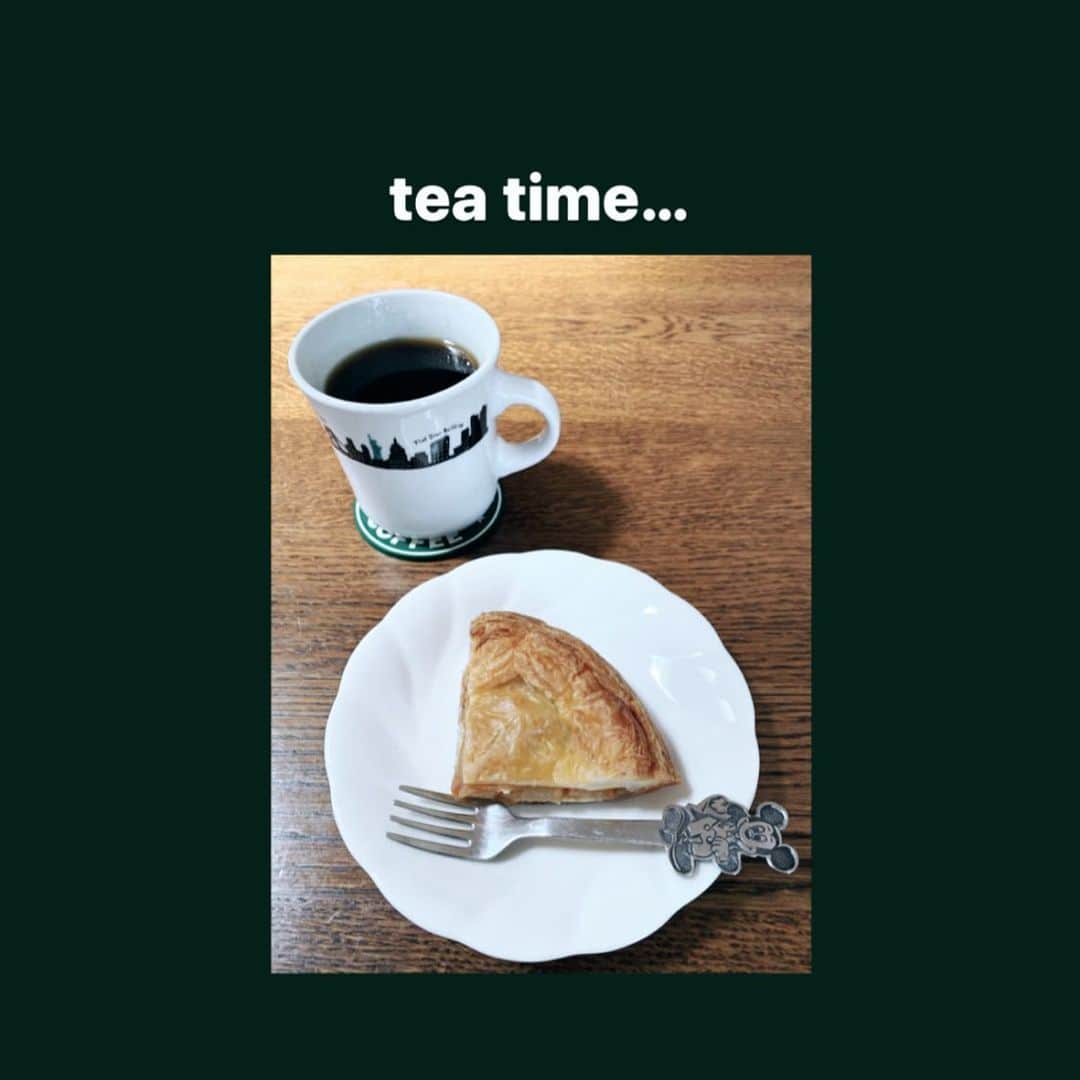 miyuのインスタグラム：「☕️」
