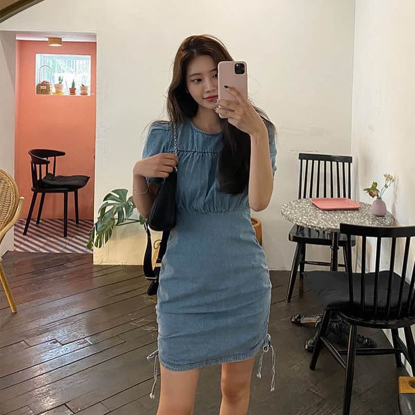 Chuuのインスタグラム：「양사이드 스트링으로 볼륨감을 더해두는 데님원핏💙 #chuuseul」
