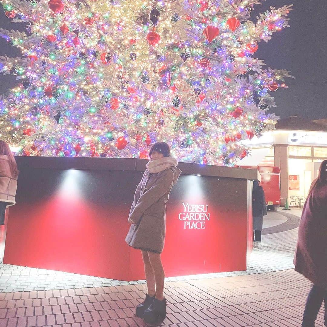 金久保マユ（ぼんぼん）のインスタグラム：「そろそろお外での写真や全身写真が恋しくなってきました。笑 . カメラロールにある全身写真を貼ってみます😂 . . . . . 季節感とはいったい………笑 . . . . . . .  #過去pic#美意識向上#美意識#パステル#ゆめかわいい#ふわふわ#もこもこ#ゆるふわ#ファッション#コーデ#おうち#おうち時間#イルミネーション#animegirl#instafashion#love#cute#pastel#photo#followｍe」