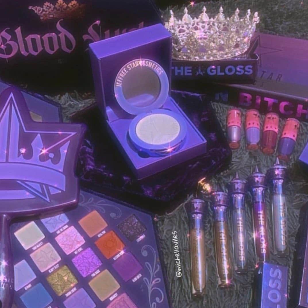 Jeffree Star Cosmeticsさんのインスタグラム写真 - (Jeffree Star CosmeticsInstagram)「BLOOD LUST 🩸🔮 What is your favorite product from the collection? 💜 This magical photo was taken by @michellaviles ✨ #jeffreestarcosmetics #bloodlust」4月25日 0時03分 - jeffreestarcosmetics