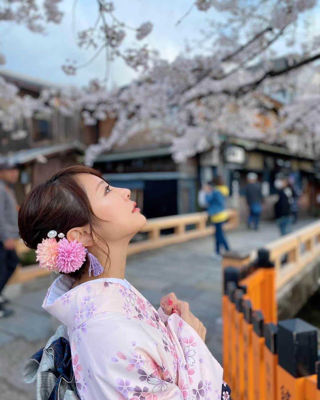 上本昌代さんのインスタグラム写真 - (上本昌代Instagram)「また来年ね〜🌸 早く来い来い来年🌸🌸🌸 . #桜 #さくら #cherryblossom #🌸 #時差投稿 #着物 #kimono #japanesetraditional #和服 #spring #primavera #春 #また来年 #来年はお花見できますように #花見 #prayfortheworld #体重増加中 #記録更新 #imiss... #画像たまりすぎ」4月25日 0時03分 - masayomai