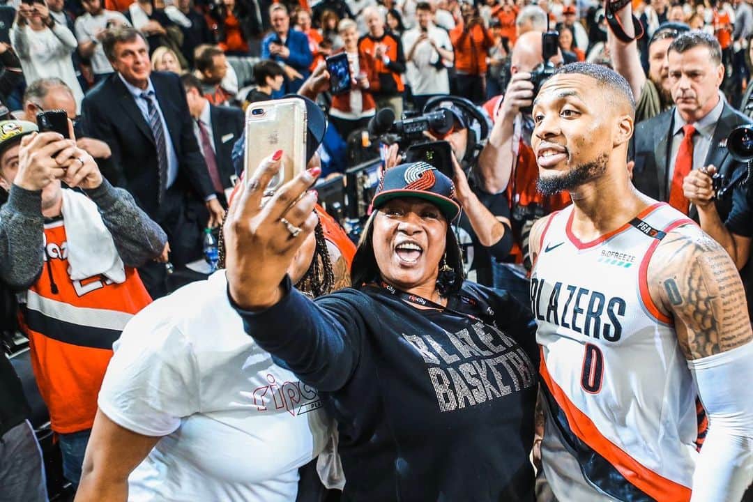デイミアン・リラードのインスタグラム：「No Place Like RipCity #RipCitizen #TheLetterO」