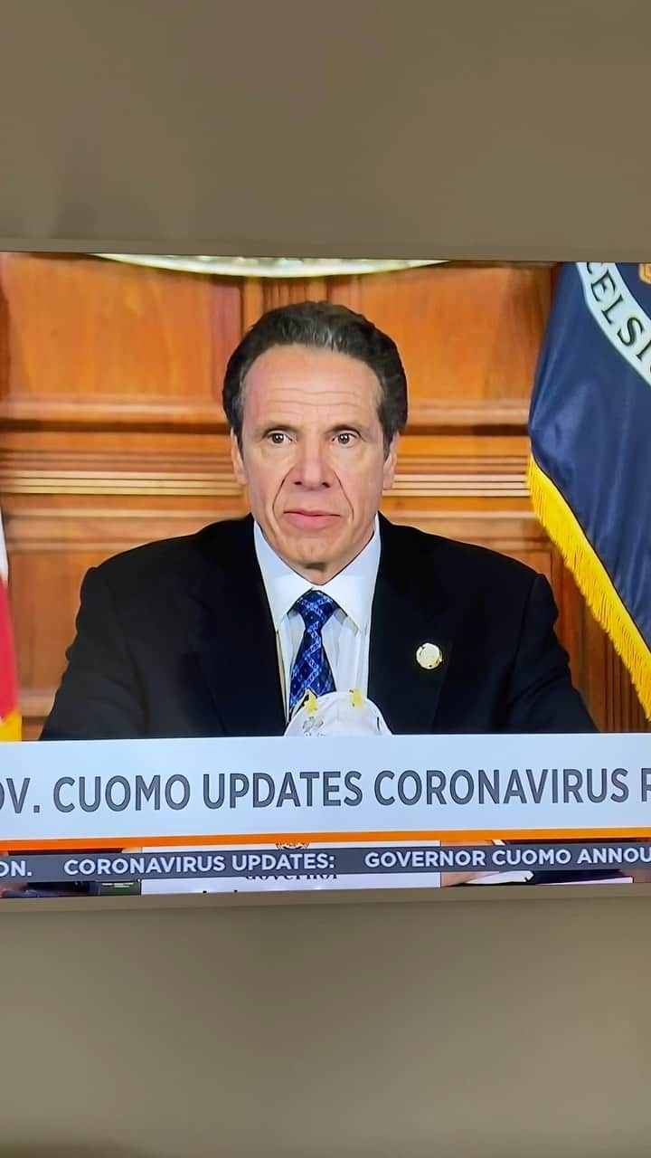 Cynthia Sakaiのインスタグラム：「@nygovcuomo」