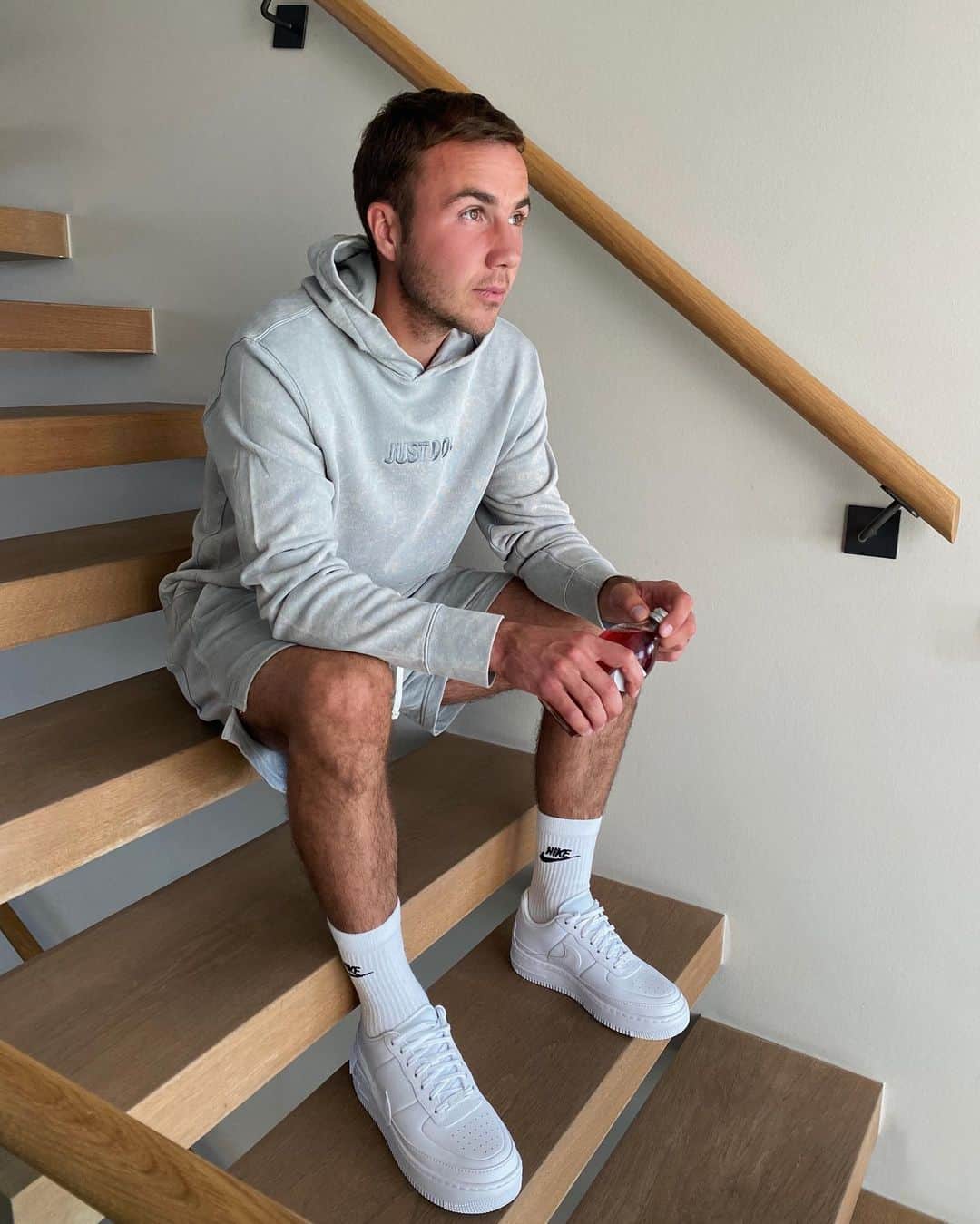 マリオ・ゲッツェのインスタグラム：「Stay healthy everyone 👍🏼」