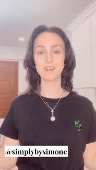 Vita Coco Coconut Waterのインスタグラム：「DIY face mask with @simplybysimone」