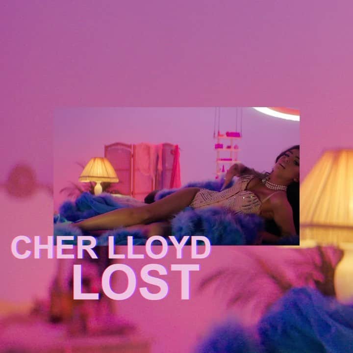 シェール・ロイドのインスタグラム：「The official video for LOST is out now!! Head to the link in my bio to watch. I had the most incredible time shooting this video. It was filmed in one continuous shot, challenging but so worth it. I hope you love it as much as I do 💜 Once again a massive thank you to Director @rajavirdi @phase_films and to the full team involved in making my vision a reality!」