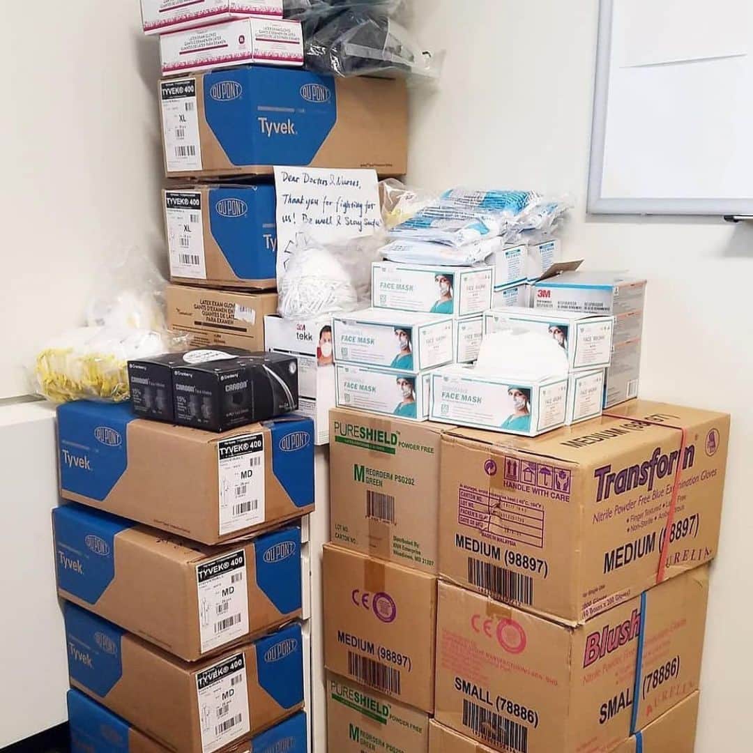 ベン・アフレックさんのインスタグラム写真 - (ベン・アフレックInstagram)「#BostonStrong. Thank you to everyone on the front lines. #Repost @MassGeneral: We are so thankful for the donations we've received during these critical times. We have watched our community of staff, friends, family and the larger Boston community come together in support as we continue fighting the #COVID19 pandemic. Thank you! . #MGH #MassGeneral #COVID19 #Coronavirus #Donations #ThankYou」4月25日 2時30分 - benaffleck