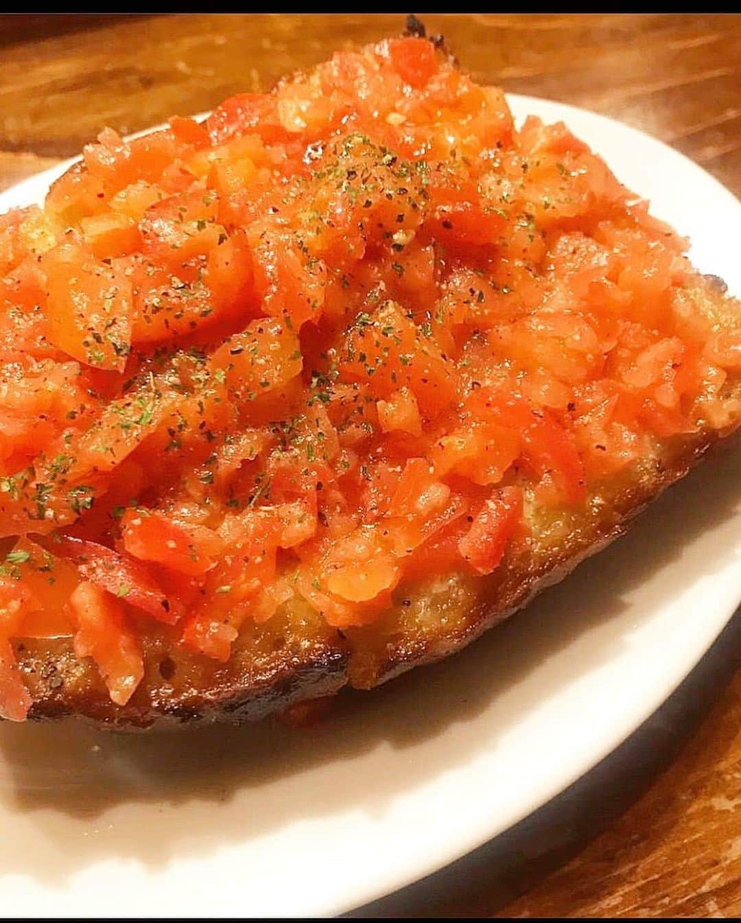 佐藤天さんのインスタグラム写真 - (佐藤天Instagram)「友達のお兄さんが浅草で営まれているワインバー『LUGAR』さんもテイクアウトはじめられています！！よろしくお願いします！！ #Repost from @ike_chan.igm with @regram.app ... 🌸テイクアウト情報🌸 店名: LUGAR IG: @winebarlugar  場所: 浅草 浅草にある『LUGAR』さんもテイクアウトはじめてます😊👍 パンコントマテがめちゃめちゃ美味しそう🥺🥺🥺🥺🥺 他にも、タパス、パスタと色々ご用意😊 . 店内も徹底的にウィルス対策を行っています🙋‍♂️ 12:00〜20:00休まず営業‼️ テイクアウトの際は、お電話やDMにてご予約いただけるとスムーズににお渡しできるとのことです😘  是非、浅草周辺の方、お帰りの際に立ち寄ってみてください🍺 詳しい情報はIGより🙋‍♂️👉　@winebarlugar . #浅草#浅草グルメ#浅草テイクアウト#浅草ランチ#浅草イタリアン#浅草食べ歩き#浅草カフェ#パンコントマテ#蔵前#蔵前カフェ#蔵前さんぽ#浅草散歩#ステイホーム#東京イタリアン#テイクアウト#テイクアウトしよう#グルメ好きな人と繋がりたい#ラーメン#スパイスカレー#日本酒#お弁当#蕎麦#そば」4月25日 11時50分 - satotenten