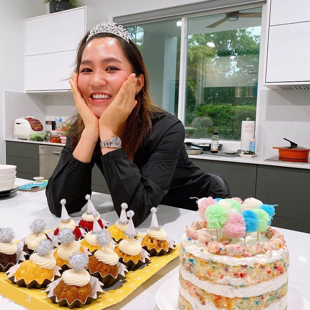 リディア・コさんのインスタグラム写真 - (リディア・コInstagram)「Thank you all for your kind b-day messages! It was my first birthday in years where I wasn’t at a tournament site, but this one was one to remember! Feeling super grateful and loved ❤️ 23 I’m coming ✌🏻」4月25日 12時18分 - lydsko