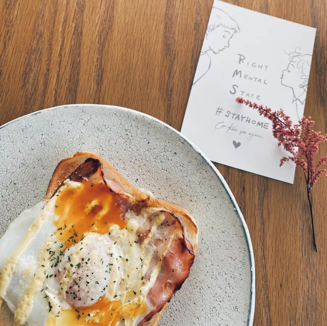 岡山友里愛さんのインスタグラム写真 - (岡山友里愛Instagram)「﻿ 昨日のお昼🍞🥚🥓﻿ ﻿ ﻿ 今日天気いいな〜﻿ ﻿ ﻿ ﻿」4月25日 13時06分 - ___yuria____