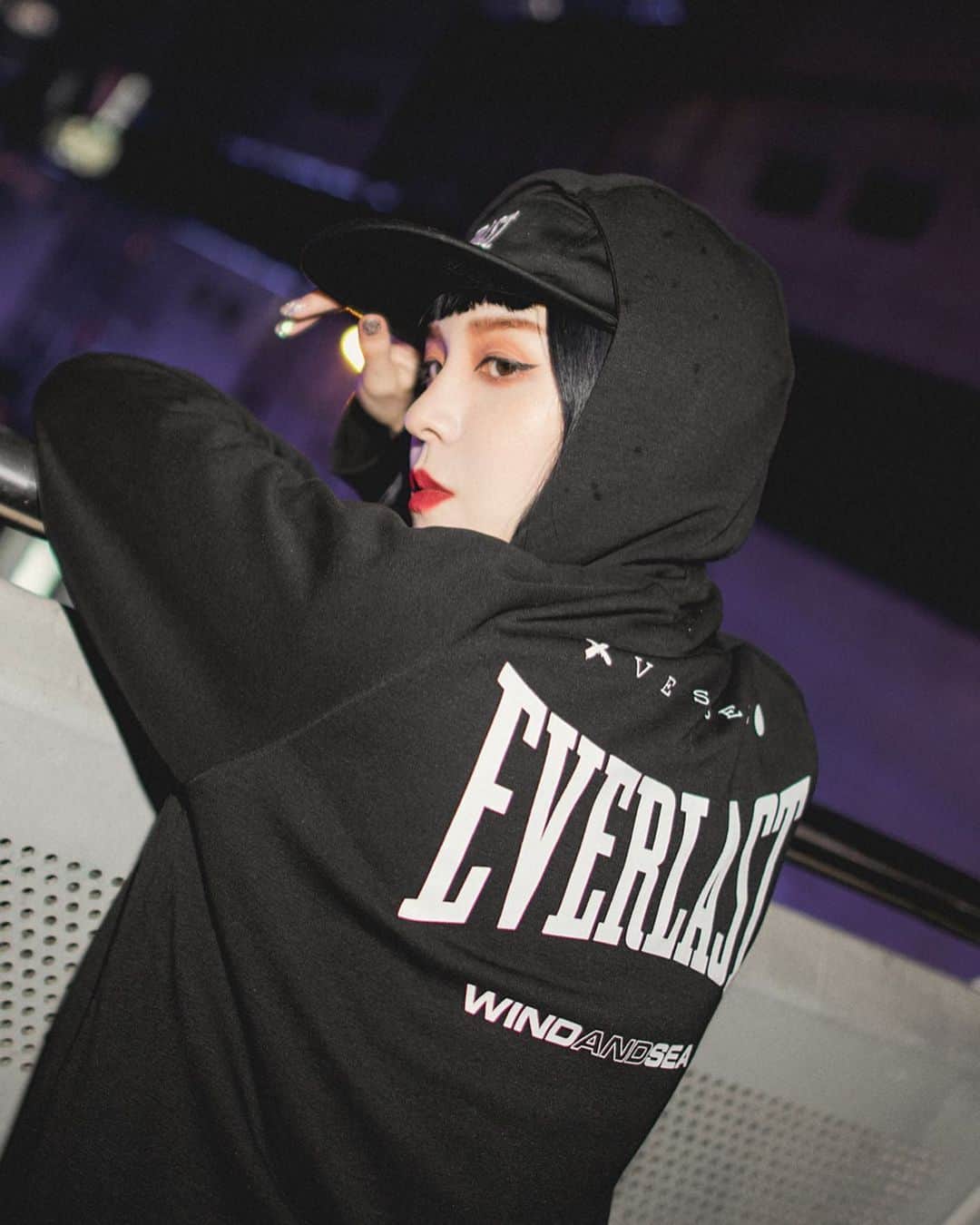 呉建豪のインスタグラム：「🥊AVAILABLE 🥊NOW🔥@xvessel_official @windandsea_wear @everlast」