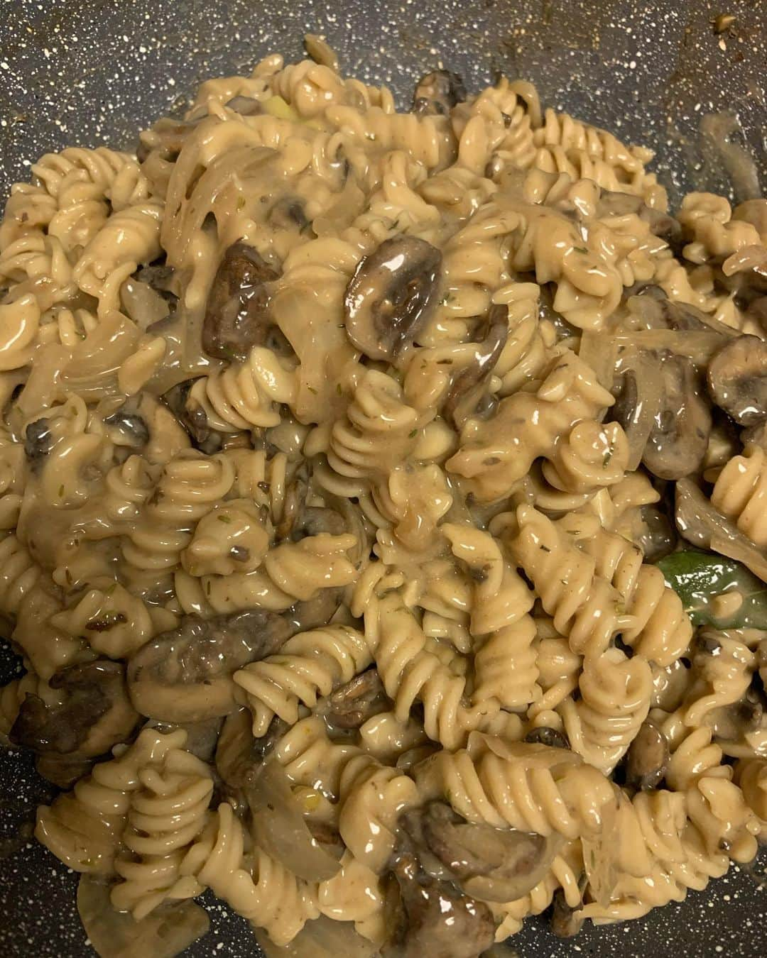 ginger and sproutさんのインスタグラム写真 - (ginger and sproutInstagram)「Mushroom stroganoff」4月25日 13時16分 - gingerandsprout