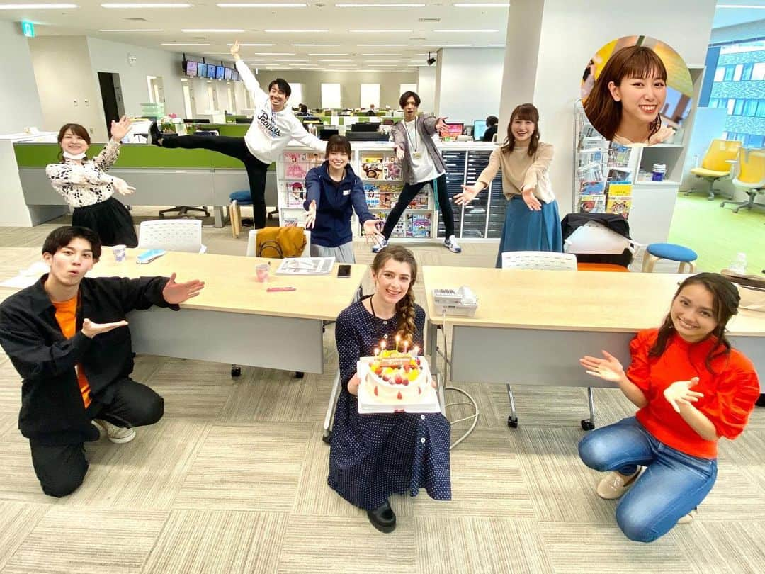 北海道テレビ「イチオシ！モーニング」さんのインスタグラム写真 - (北海道テレビ「イチオシ！モーニング」Instagram)「大型連休をおうちで過ごす 皆さんが少しでも明るい気持ちになれるよう 今週のイチモニ！も元気いっぱいお送りしました！💪 ⠀ 番組後、アリョーナの誕生日をお祝い。 ソーシャルディスタンスをとって、おめでとう🎂 放送が終わったので、みんな速やかに帰宅です。 おうち時間、一緒に乗り越えていきましょう🏠 ⠀ #イチモニ！土曜日 #うちで過ごそう また来週〜！ #ソーシャルディスタンス #手洗いうがい  #アリョーナ #瀧原光 #谷口いくみ #小俣彩織 #木下遥 #onちゃんテラス #ルナ #安保卓城 #NORD #福田太郎 #福永裕梨 #HTB #アナウンサー」4月25日 13時13分 - htb_ichimoni