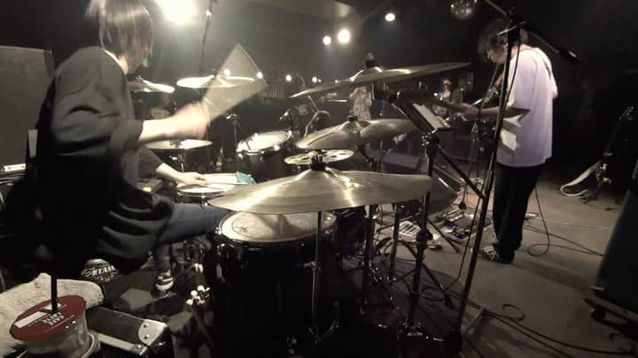 吉澤響のインスタグラム：「20200324 新代田FEVER 『月面旅行』/ CRYAMY 78年会ライブ配信 配信ライブだったからお客さんはいなかったけど、一番最近のライブがこれ。動画があるので、ちょいちょいあげていきます。 このイベントで初めてご一緒したカワノくん。とてもかっこよかった。この楽曲、よいね！ #セカイイチ #CRYAMY #live #drums #drummer」