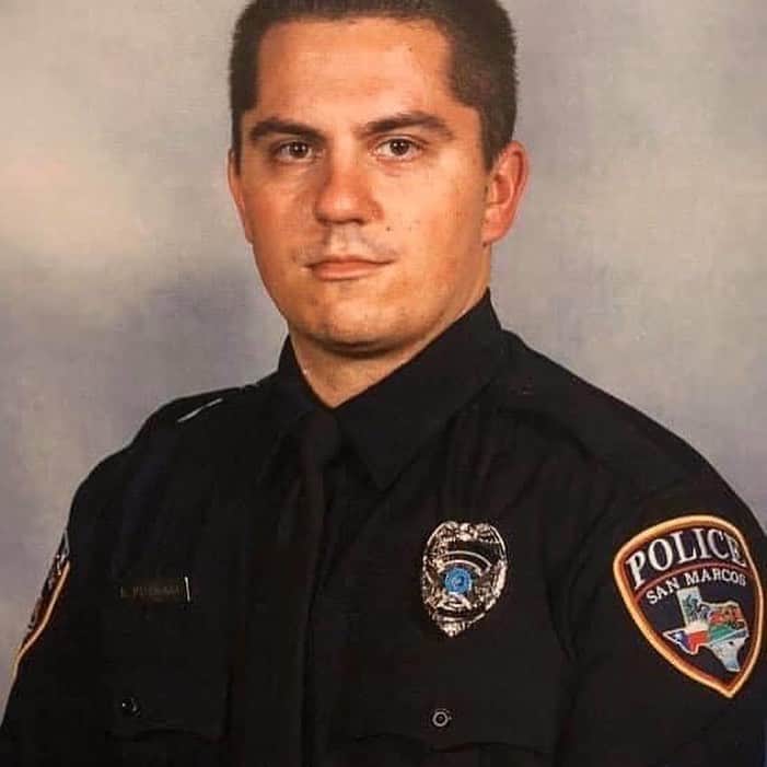 グレン・パウエルさんのインスタグラム写真 - (グレン・パウエルInstagram)「A week ago my friend, Officer Justin Putnam, was shot and killed while responding to a domestic violence call in San Marcos, Texas. He’d been one of my closest friends since I was eleven years old.  This past week I’ve been reflecting on our friendship, living in memories, watching old videos, and trying to sum up someone who marched alongside me in so many different chapters of my life and whose approach to life really helped define my own.  Justin was a spark of joy. He was goofy, enthusiastic, fearless, and loyal. Justin loved everyone and everyone loved him; he had an ability to make everyone feel like his best friend. It’s what made him a great officer. He was the type of guy you wanted to carry that badge.  But I can’t think of Justin without thinking of the twinkle of mischief in his eyes. He would do just about anything for a good story or to make people laugh. I always found it truly hilarious that the guy who convinced me to break more laws as a teenager became a police officer. But it made sense because he was always a protector, of his family, his friends, and to anyone who needed help. He always said that being an officer gave him such happiness because everyday he could come to the rescue of someone in need.  These are uncertain times that highlight the things we can take for granted. But more importantly the people we can take for granted. Tomorrow isn’t promised, but today please thank the men and women putting themselves in harm’s way to ensure our safety.  I’ll miss you, JPut. See you on the other side.  Donations can be made to: Family of Officer Justin Putnam C/O Interim Police Chief Bob Klett San Marcos Police Department 2300 S I-35 San Marcos, TX 78666」4月25日 4時44分 - glenpowell