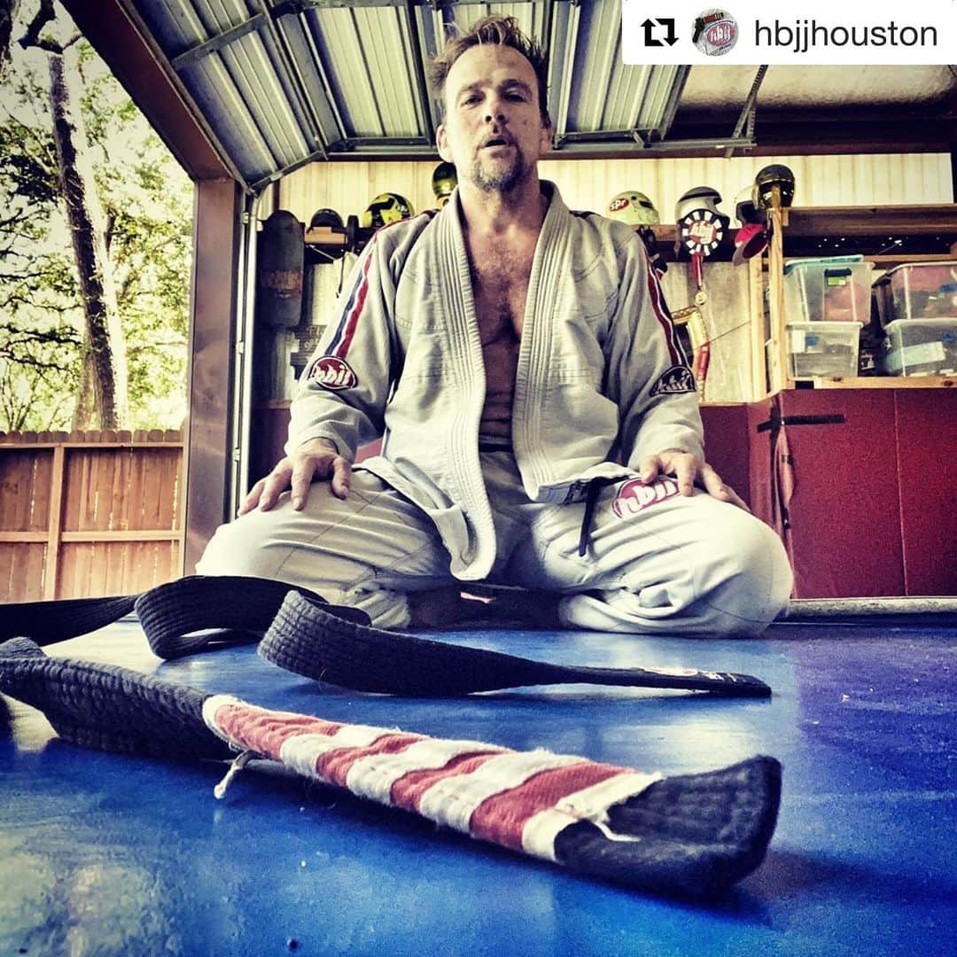 ショーン・パトリック・フラナリーのインスタグラム：「#Repost @hbjjhouston ・・・ Two hours... and “solo drills”, berimbolos on chairs, and suplexes on a Gi stuffed with pillows... are three of the things that never happened here.」
