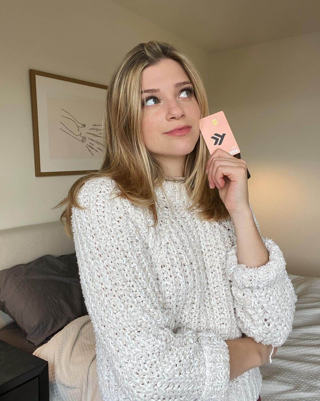 Monica Churchのインスタグラム：「#Ad Piggy bank? Don't know her! Times are changing, and so is the way we view our finances. I recently made the switch to @empowerbanking, an app that makes budgeting, spending, and saving your money a lot more transparent, and a lot less stressful! With their automated savings feature, I save extra cash every week, without having to think about it (like a piggy bank 😏). With Empower AutoSave, all you do is set a weekly savings target, and the app can detect when you have excess cash based on your income and spending patterns — and then it automatically sets aside that money for you in an AutoSave account (where you’re less likely to spend it!). The feature allows unlimited withdrawals and can be paused whenever you want.  To be honest, I was never the greatest with keeping track of my money before this. But now with Empower, I feel confident and in control of my saving, budgeting, and spending. Link in my bio to learn more! #KnowledgeIsPower  Banking services for new accounts provided by nbkc bank, Member FDIC.」