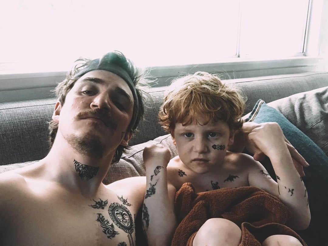 カイル・ガルナーのインスタグラム：「Quarantine tattoo bros」