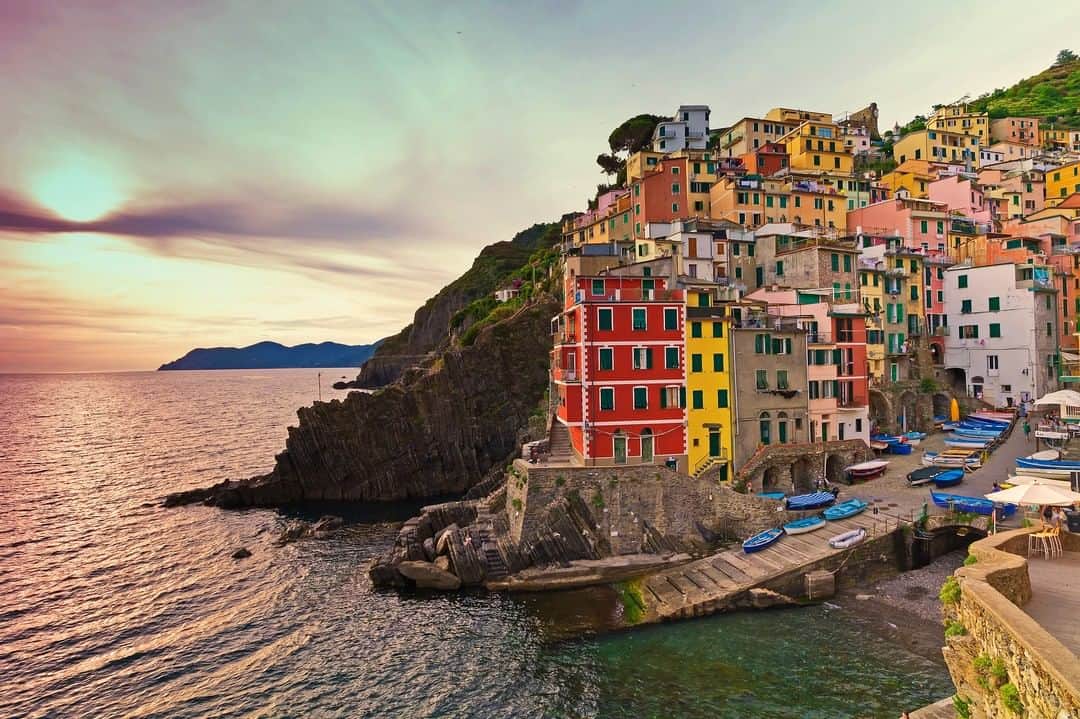Lonely Planetのインスタグラム：「If any one country will revive your appetite for post-lockdown travel, it’ll be Italy. This beautiful and most resilient of nations thrills, inspires, and sometimes even maddens, with its extraordinary array of historic and artistic riches, soaring landscapes and enviable food. Tap the link in our bio to celebrate why we love Italy so much.」