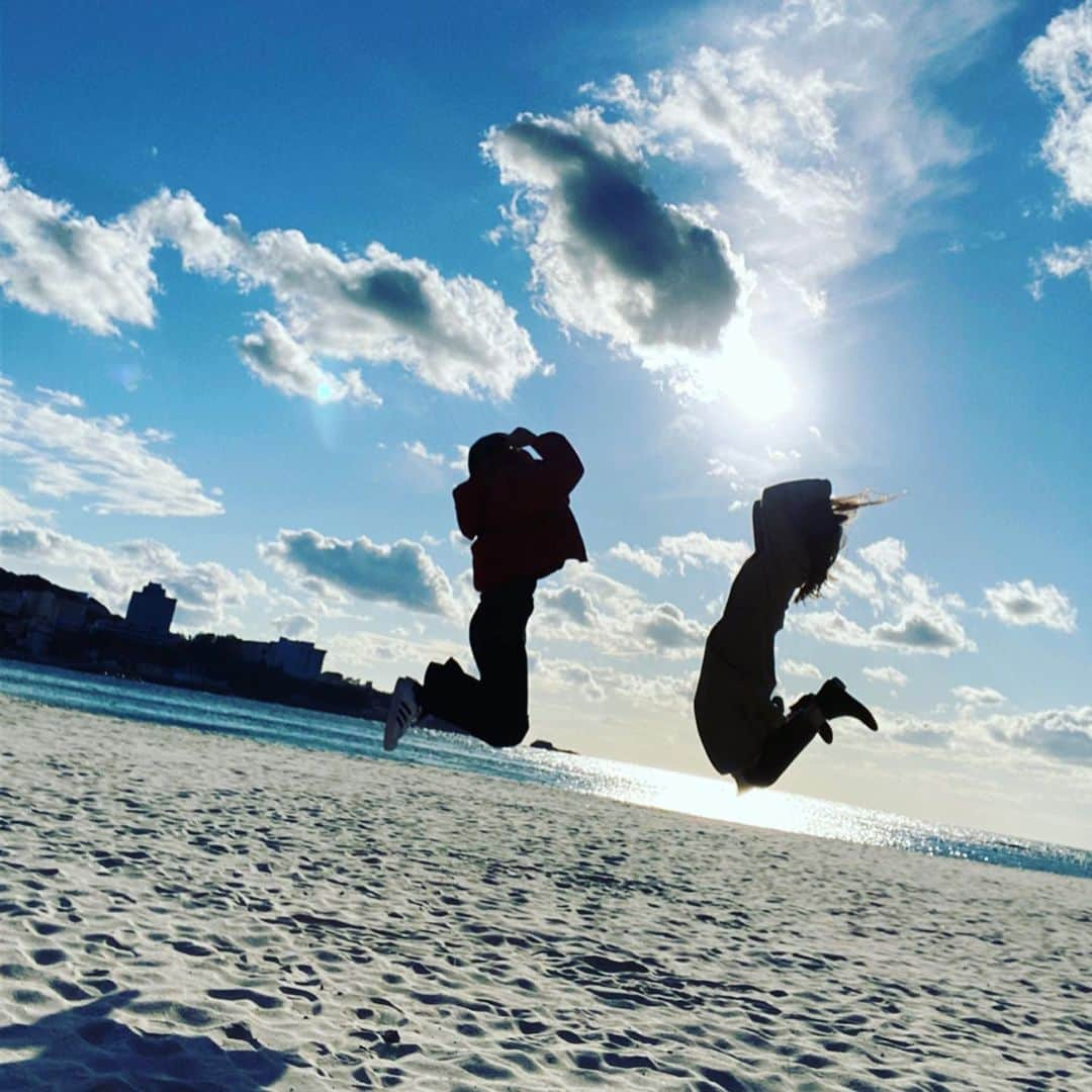 早坂梢依さんのインスタグラム写真 - (早坂梢依Instagram)「. リーグ終わりに愛加さんと白浜旅行行ったときの❤︎ 部屋からの眺めがもう、オーシャンでビュー！ て感じで2人して興奮した🥰 展望露天風呂も素敵すぎた。気持ちかった〜開放感！！！ . 白浜でいい感じの#アオハル ぽい写真もたくさん撮った😂 . 温泉旅行が好きすぎて〜🤦‍♀️ また落ち着いたらいきたいなー♩ 誰かいこ〜🙆‍♀️ . #白浜旅行 #露天風呂 #女2人旅 #旅館で飲むビール最高 #愛加さんありがとう #懐かシリーズ #過去pic 昔のことしか今はあげられなくてごめんなさい🤫 写真漁りまくってます。笑」4月25日 7時46分 - kozue_hayasaka