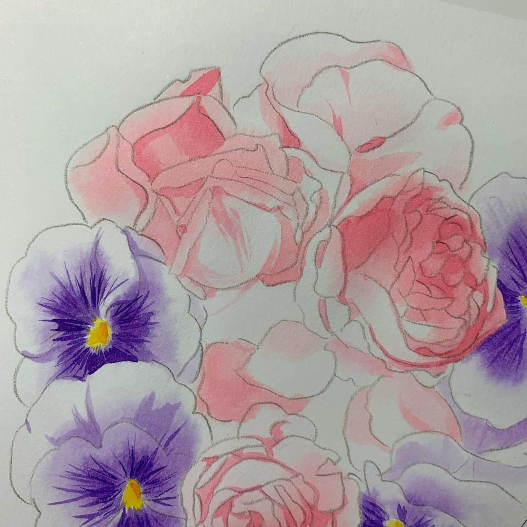上田倫子さんのインスタグラム写真 - (上田倫子Instagram)「中学生の時のパレットをずっと使ってます。花を描くのが好きです。」4月25日 8時29分 - korinntonn