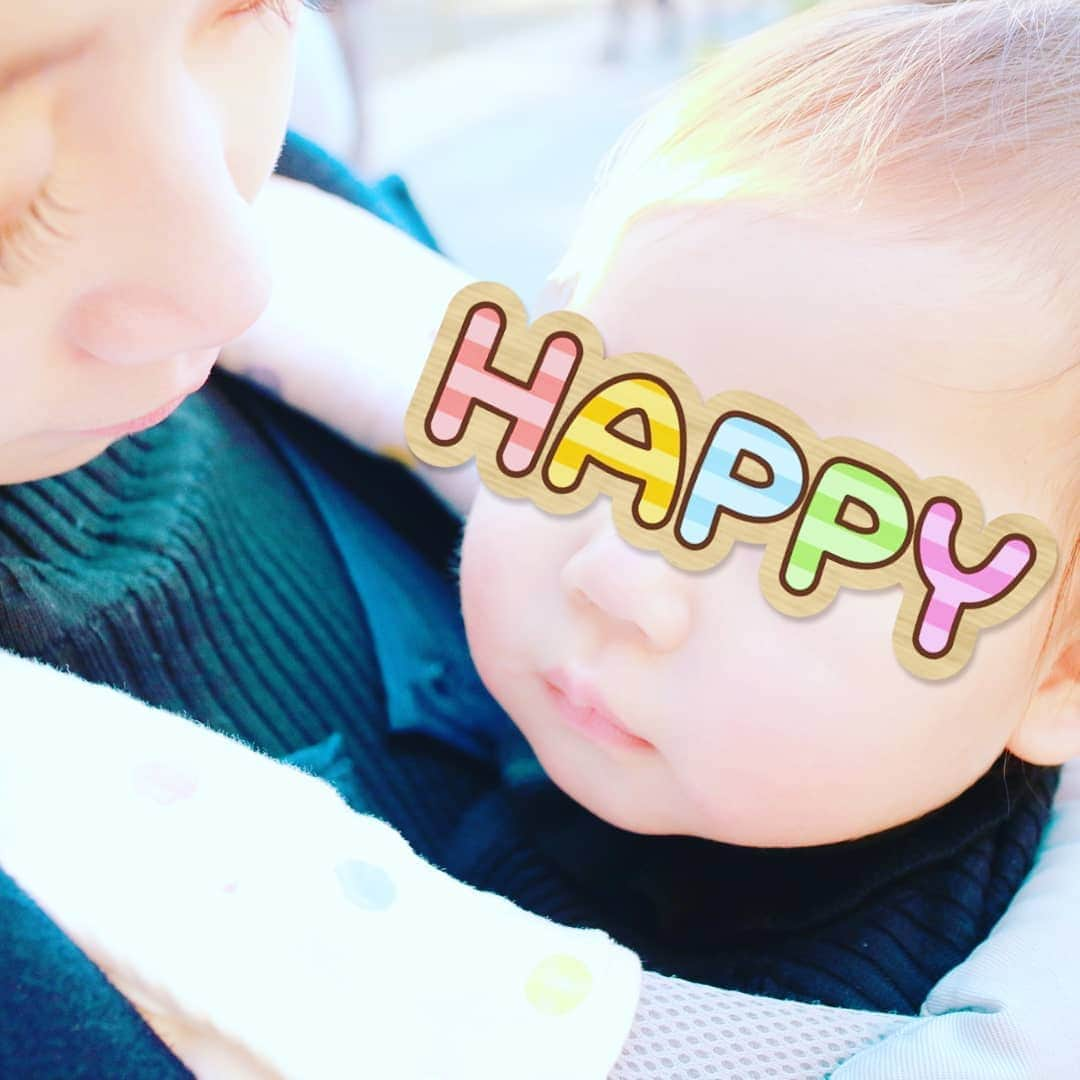 畠山智妃さんのインスタグラム写真 - (畠山智妃Instagram)「もうすぐ弟が産まれるよ👶  そんな、娘ちゃんに不安を感じてるわたし…。 でもホントは娘ちゃんよりも、 私自身が不安だらけなのかもしれない😣  少しずつ、子宮の痛みが始まっている予感がすることによって、 もうすぐ出産である実感がして…  陣痛が始まって病院に向かったら、退院するまで家族誰にも会えないんだもの。 やっぱり怖いなあ。 いつも傍にいてくれる旦那さんにも、娘ちゃんにも頼りっぱなしなんだなあ…。 何が怖いんだろうか… トホホホ。  心配したって不安に思っても、 娘ちゃんはしっかり成長してくれていて、 お腹の中の弟くんも大きくなってくれている。 心配無用なんだけどなあ。  世のお母さん方は強いょなぁって改めて感心しております😭✨ わたしも頑張るぞぉぉぉ❗  そして、コロナの影響で立会いも面会も不可の中出産される皆さまも、 むしろ、その他の身体の不調であらゆる形で入院してる皆さま…不安は隠せないのが正直だと思うけども、 みんなで頑張りましょうね❗  #正産期  #一人でも #ひとりじゃない」4月25日 9時04分 - chaki_wooper