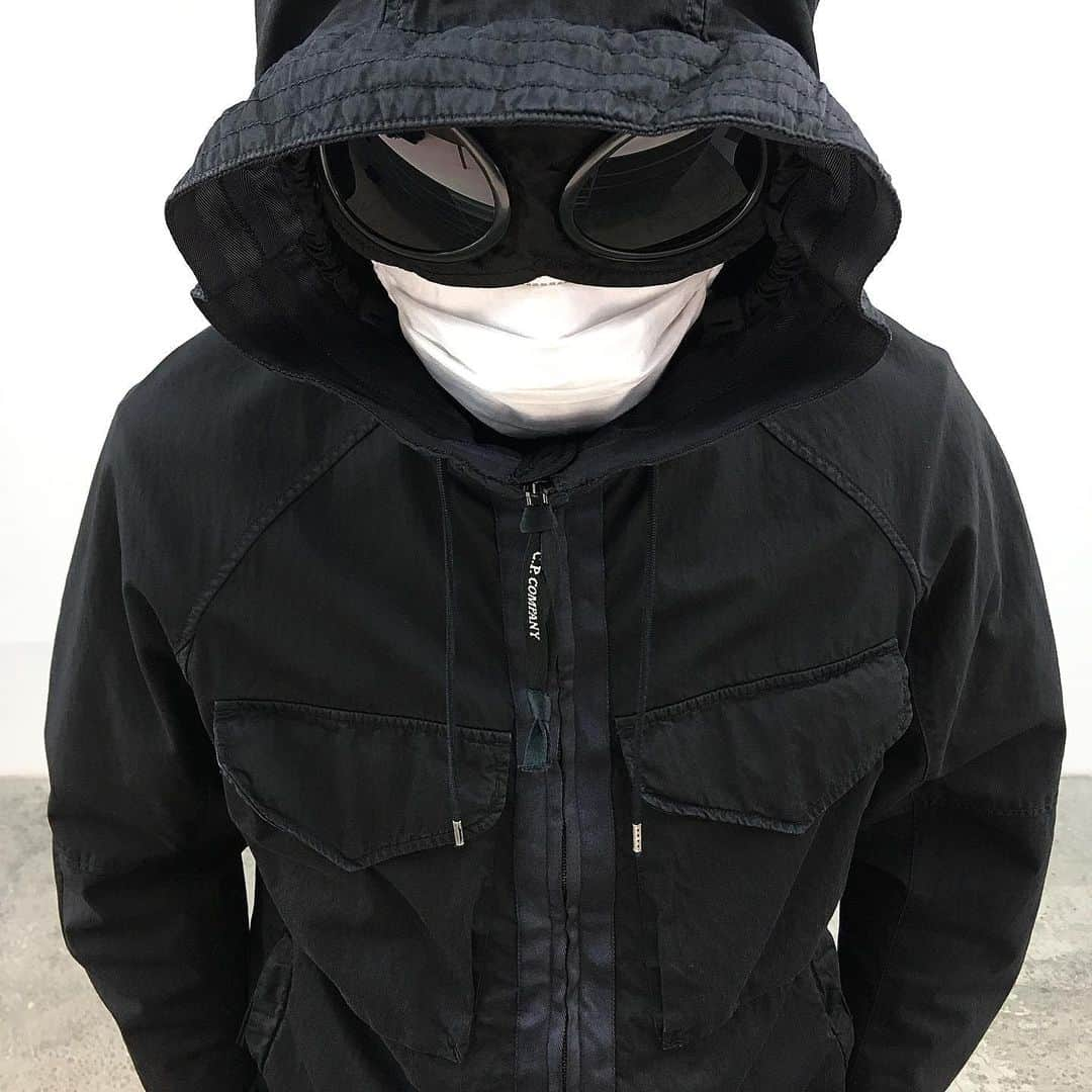 エリミネイターさんのインスタグラム写真 - (エリミネイターInstagram)「20SS C.P. COMPANY in stock at ELIMINATOR online store.  C.P. COMPANY ▪︎GOGGLE JACKET  Price : ¥110,000 ( without tax )  #cpcompany #stoneisland #casuals #uk #football #massimoosti #paulharvey #gogglejacket #culture #youthculture #function #sportwear #ss20 #ss20collection #20ss #eliminator #tokyo #daikanyama #menswear #mensfashion #mensselectshop #streetfashion #streetstyle #street #urbanwear #instastyle」4月25日 9時50分 - eliminator_tokyo