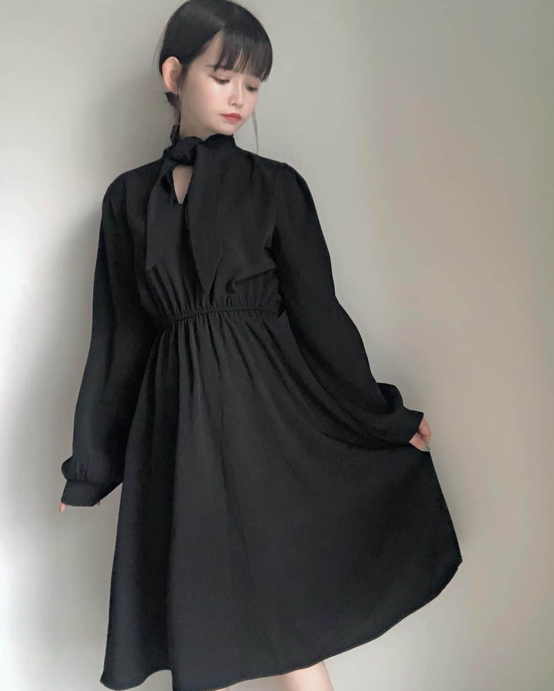 つぐみるんさんのインスタグラム写真 - (つぐみるんInstagram)「お姉さんワンピ👗  首元で結ぶデザインかわいい=(^.^)= ハイウエストだから低身長でも=(^.^)=❤︎ @micoameriofficical ❤︎ #micoameri #ミコアメリ」4月25日 21時24分 - __315run
