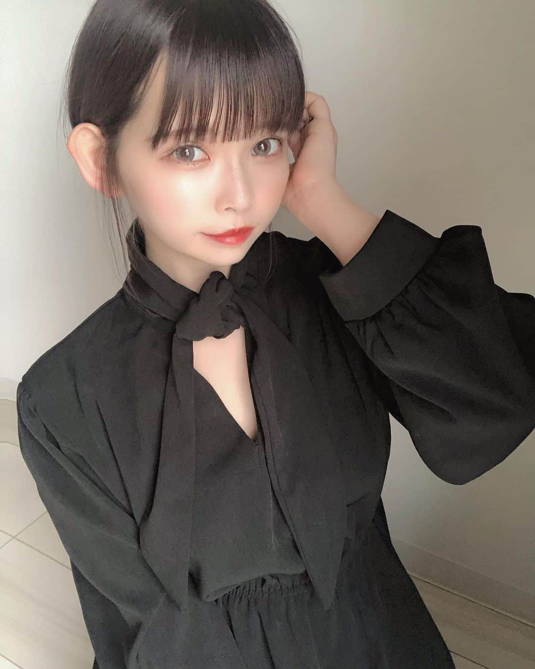 つぐみるんさんのインスタグラム写真 - (つぐみるんInstagram)「お姉さんワンピ👗  首元で結ぶデザインかわいい=(^.^)= ハイウエストだから低身長でも=(^.^)=❤︎ @micoameriofficical ❤︎ #micoameri #ミコアメリ」4月25日 21時24分 - __315run
