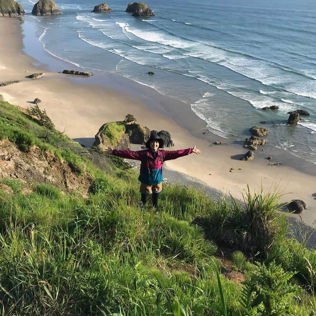 葵わかなさんのインスタグラム写真 - (葵わかなInstagram)「昨年の旅行part3✈️ ポートランドに撮影に行った時の写真を✨  素敵な街だったなぁ…住むならこんなところだよねっていうか。  程よく都会で程よく田舎で☺️ ご飯もみんな美味しかった…！ Columbia×BARFOUT!の撮影で行ったので、Columbiaのウェアを着て、大自然の中での撮影でした。  伸び伸びした雰囲気で撮影ができてそれもとっても楽しかった☺️ #おうち時間#おうちで旅行気分✈️」4月25日 22時06分 - aoiwakana0630