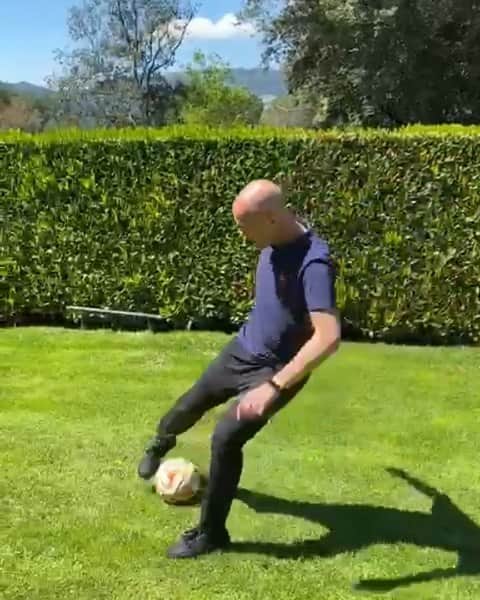ヨハン・クライフのインスタグラム：「👌 @jordicruyff doing the #CruyffTurn.」