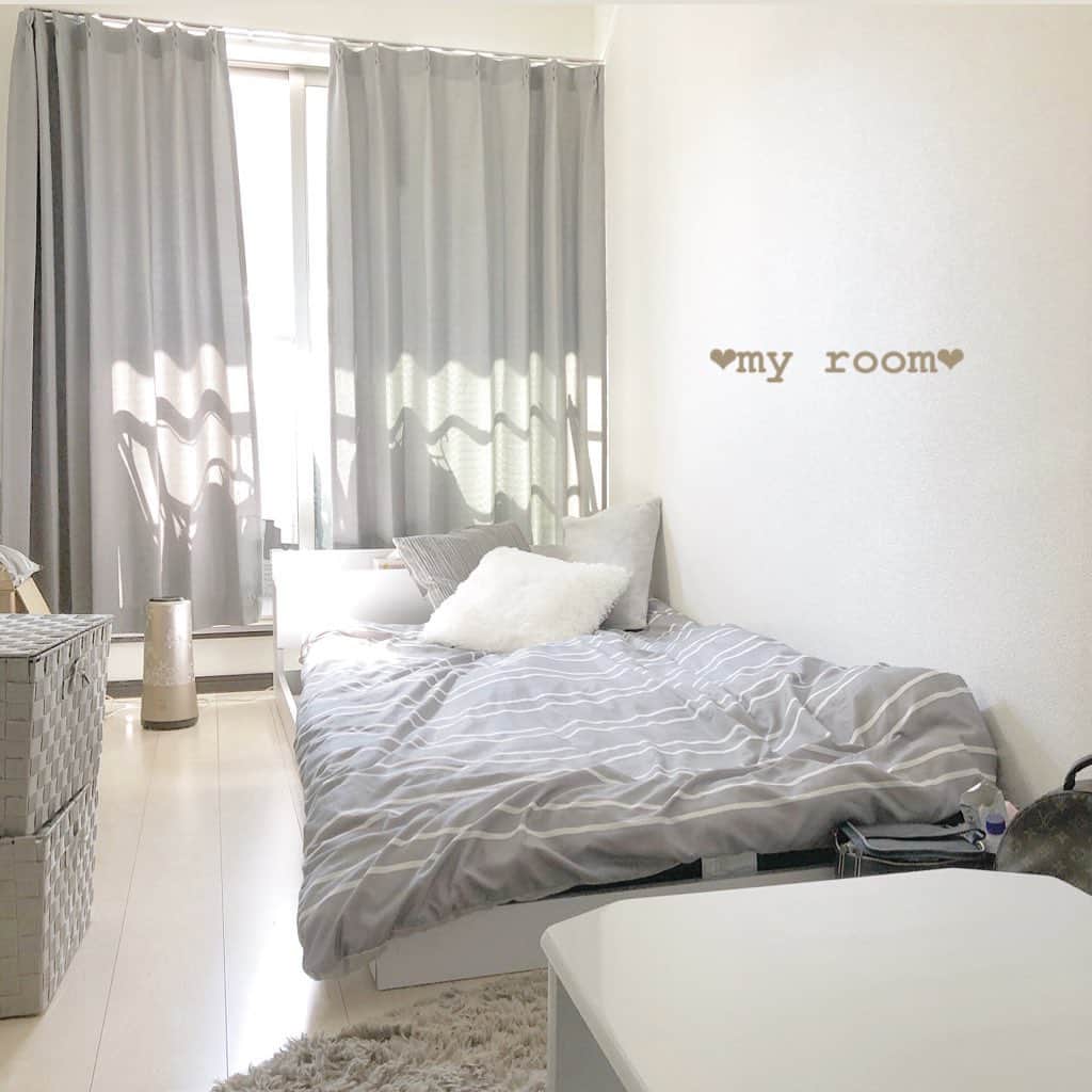 のインスタグラム：「﻿ ﻿ ﻿ 見せるの初めてじゃない？！﻿ 私のお家🏠﻿ グレーとホワイトで統一してます◎﻿ ﻿ ﻿ #myroom﻿ #francfranc﻿ #楽天ルーム  #楽天」