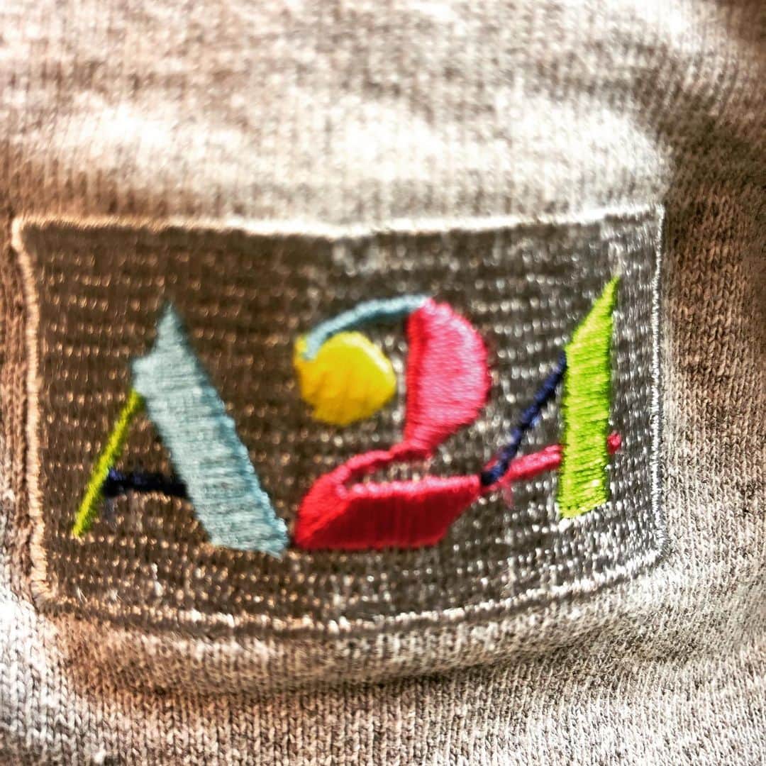 五箇公貴のインスタグラム：「ECでの買い物が増える。スウェット他数点購入してしまいながら考える。名作映画のタイトルロゴ入ったグッズを作って制作者へのチャリティにするとかって難しいのかな。タイトルロゴ文だけでもいいから。委員会も使用料特別価格ロイヤリティ1%戻しとかで。楢山節考Tシャツとか。」