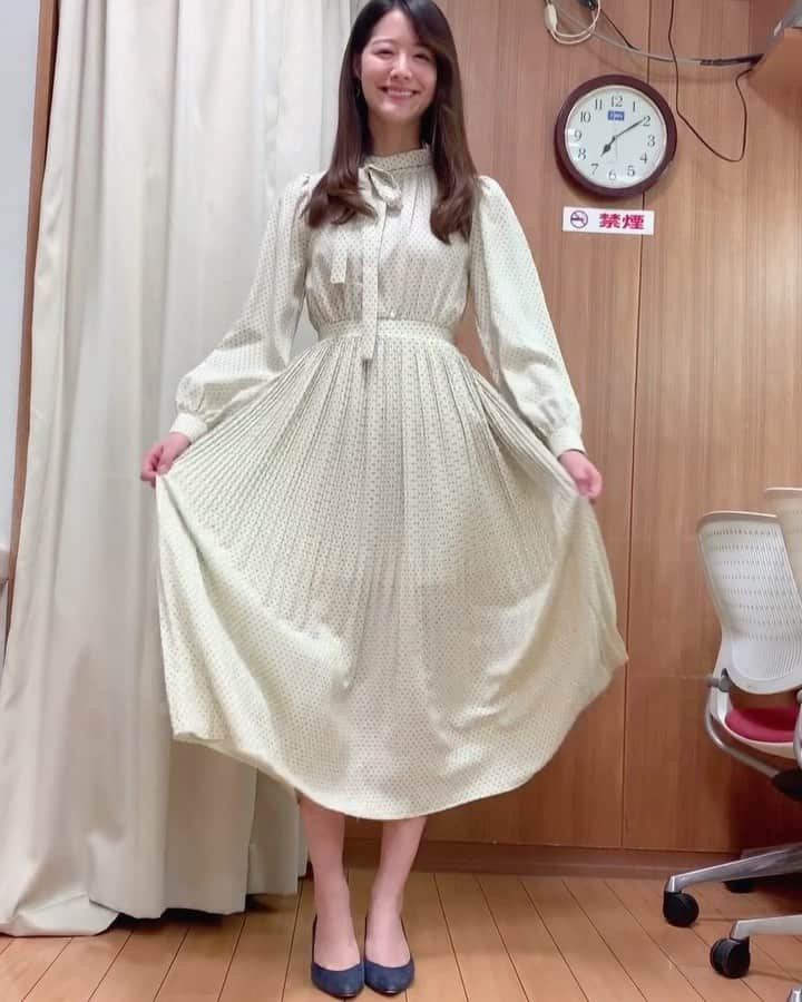 樺島彩のインスタグラム：「今朝はまるサタ🙆‍♀️ ありがとうございました✨ 衣装がヒラヒラだったので動画にしてみました☺️💐 #まるっとサタデー  @tbs_marusata」