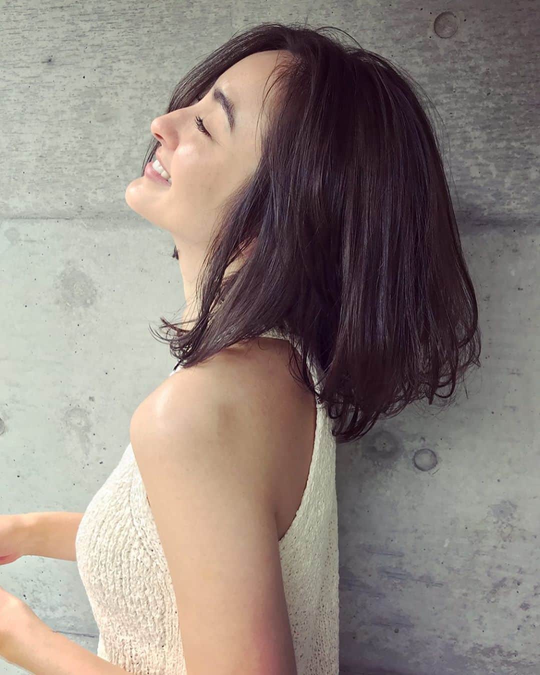 のインスタグラム：「s t a y  p o s i t i v e 🙌🏻 Old photo by 📸: @six_asakawa」