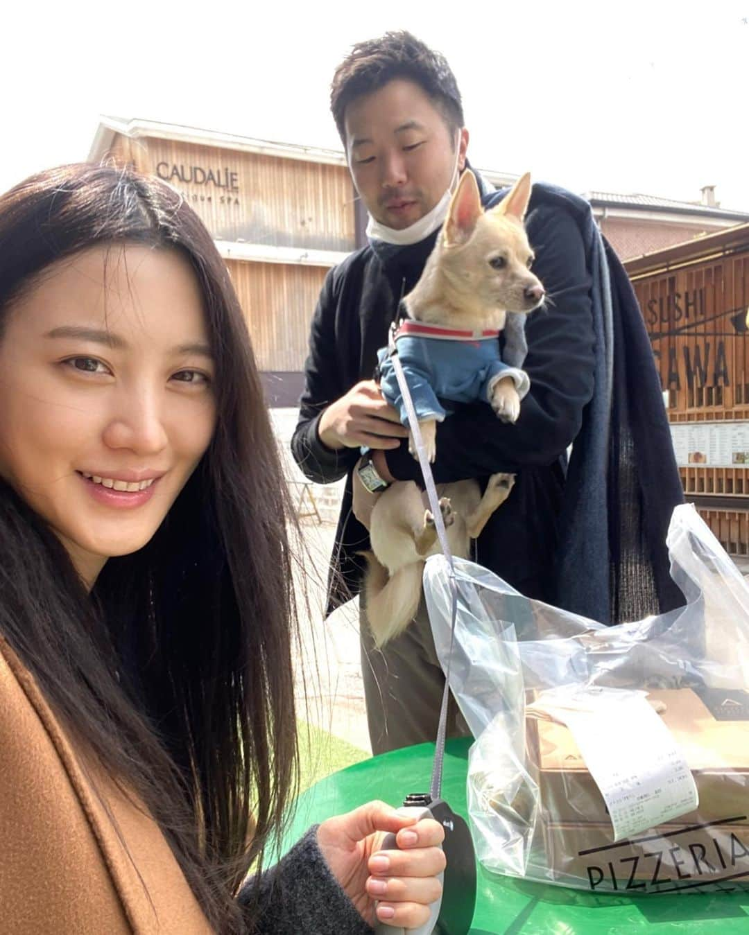 キム・スヒョンさんのインスタグラム写真 - (キム・スヒョンInstagram)「Dubu fam saturday stroll 💛」4月25日 16時13分 - claudiashkim