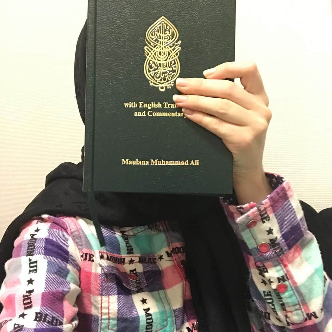 ミラのインスタグラム：「Been 3 years since this happened Alhamdulila my third Ramadan ♥️♥️」