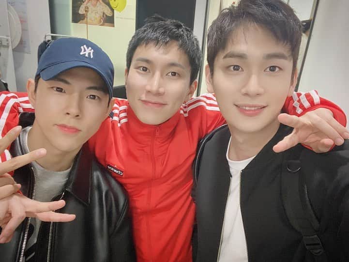 チョ・ユヌさんのインスタグラム写真 - (チョ・ユヌInstagram)「불러줘서 고마워 재밌었어😊」4月25日 22時46分 - w2798ccc