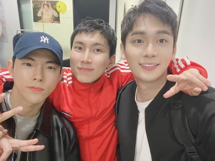 チョ・ユヌさんのインスタグラム写真 - (チョ・ユヌInstagram)「불러줘서 고마워 재밌었어😊」4月25日 22時46分 - w2798ccc