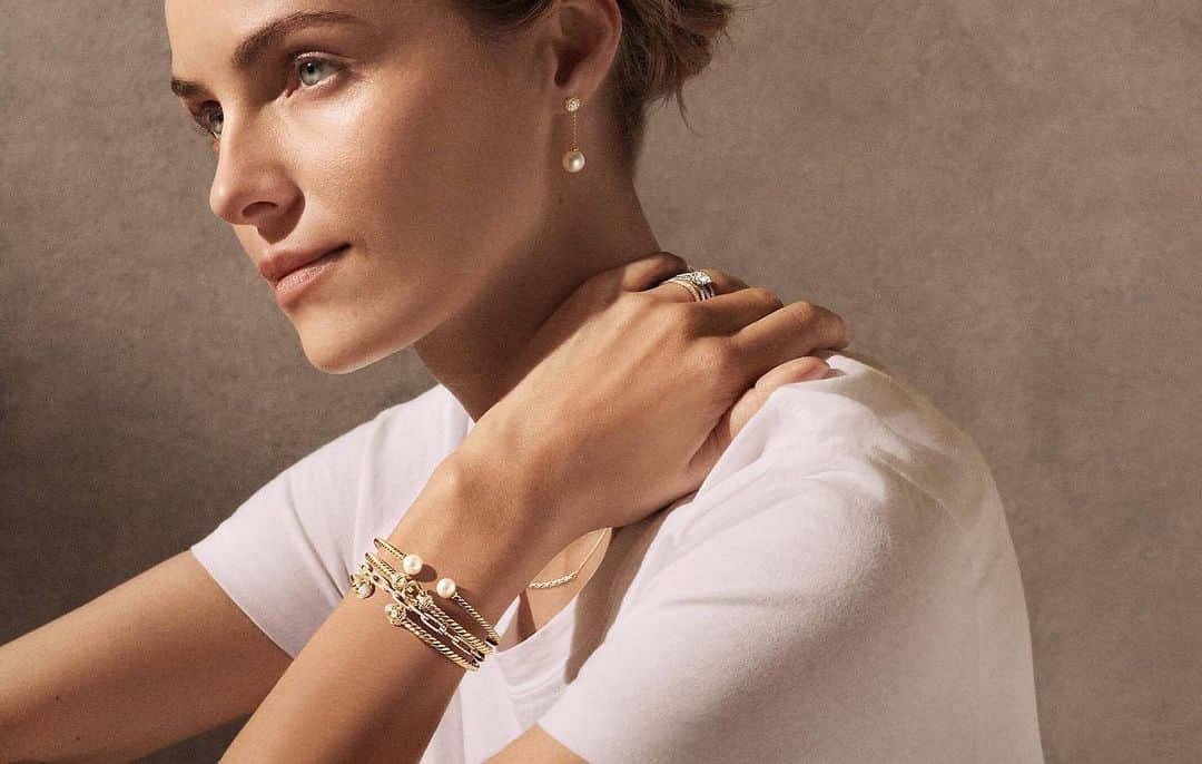 ヴァレンティナ・ゼリャヴァのインスタグラム：「David Yurman 💎 Photographer: #StefanoGaluzzi Stylist: #LindsayGrosswendt Makeup: #BenjaminPuckey Hair: #BrentLawler」
