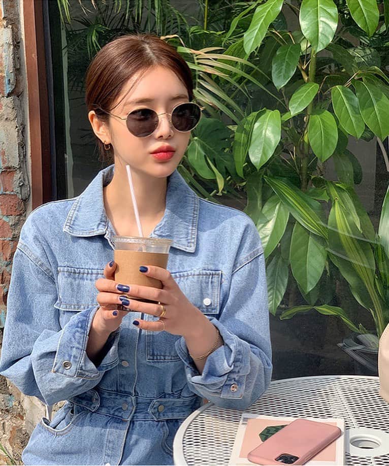 Chuuのインスタグラム：「데님은 언제나 진리💙 예쁜옷은 다 알아봐주시네욥~😘😘 #chuuseoul」
