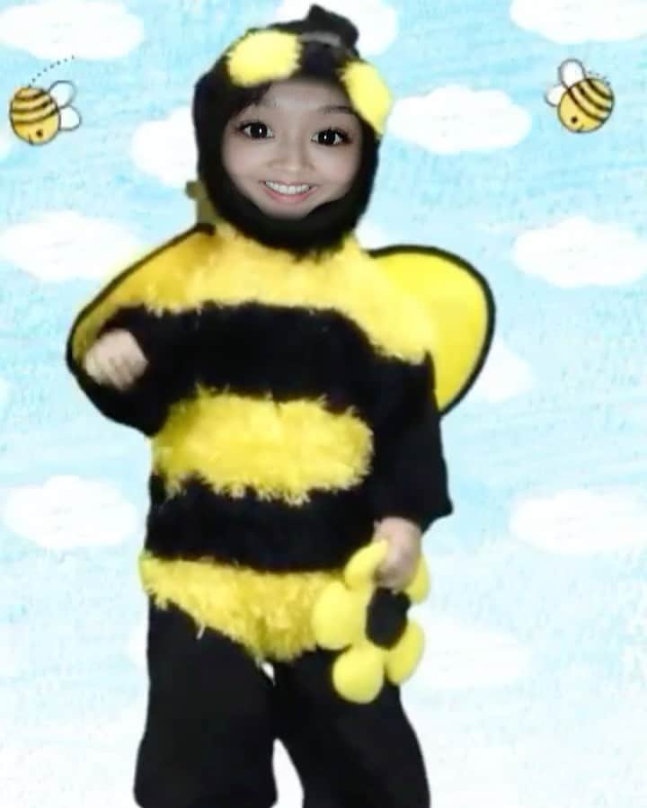 小池ジョアンナのインスタグラム：「やっほー、みんな元気？？ Hi, how have you bee🐝n?? これみて元気に #stayathome してね〜😆🐝💗 #stayhome」