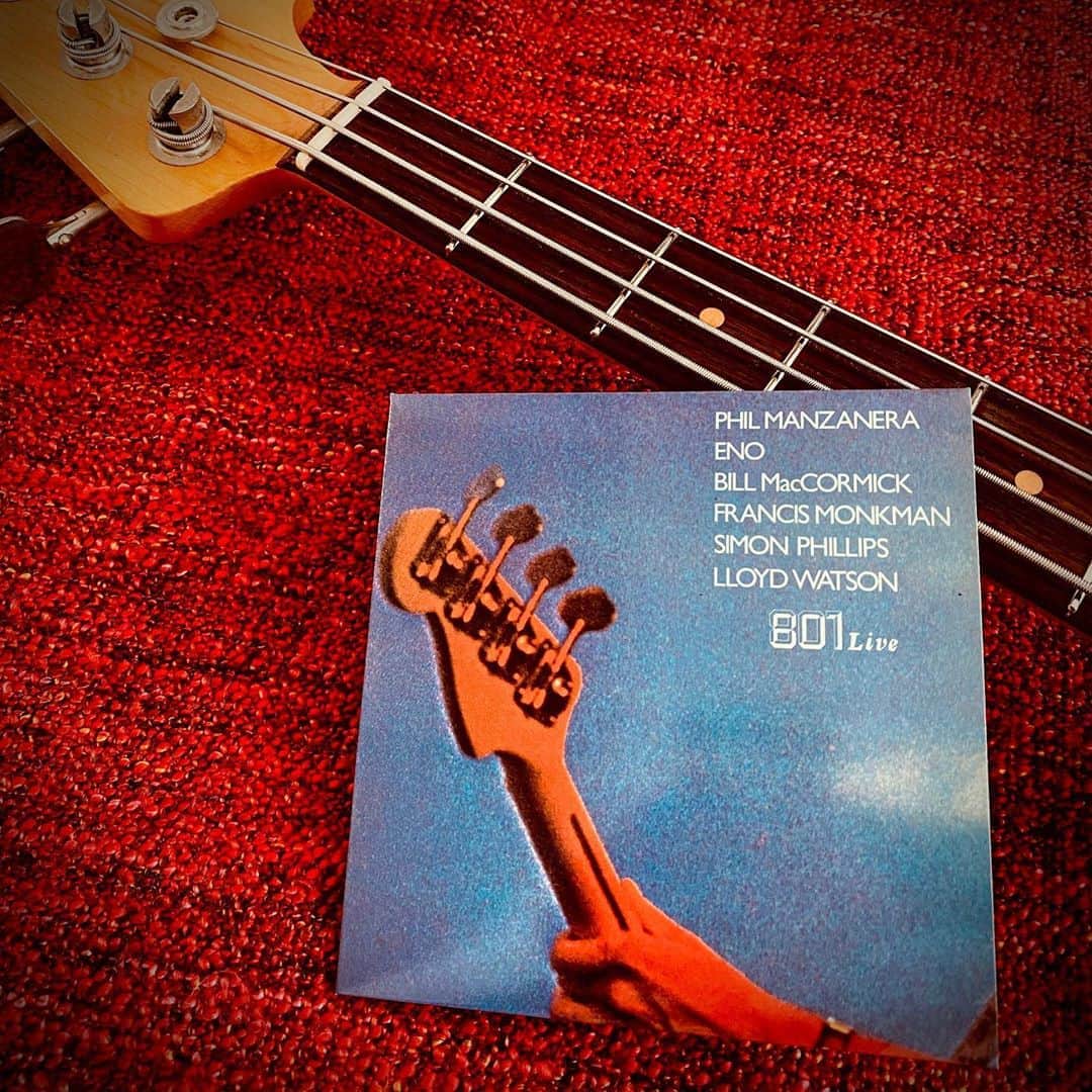 関根史織さんのインスタグラム写真 - (関根史織Instagram)「801「Live」  このメンツでライブの為にバンド組んで ライブ盤しか残さなくて そしてそのライブ盤が 熱狂的な人気があるってかっこいいなぁ  ビル・マコーミックのベースかっこいい  #801 #billmaccormick #bass #プログレスライフスタイルコーヒー」4月25日 19時35分 - sekine_bbb