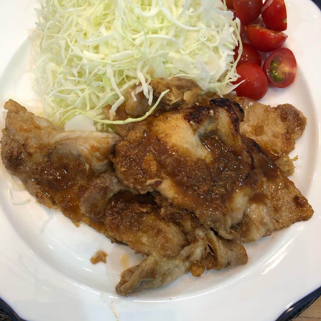 児嶋一哉のインスタグラム：「生姜焼き作った！ うめー！」
