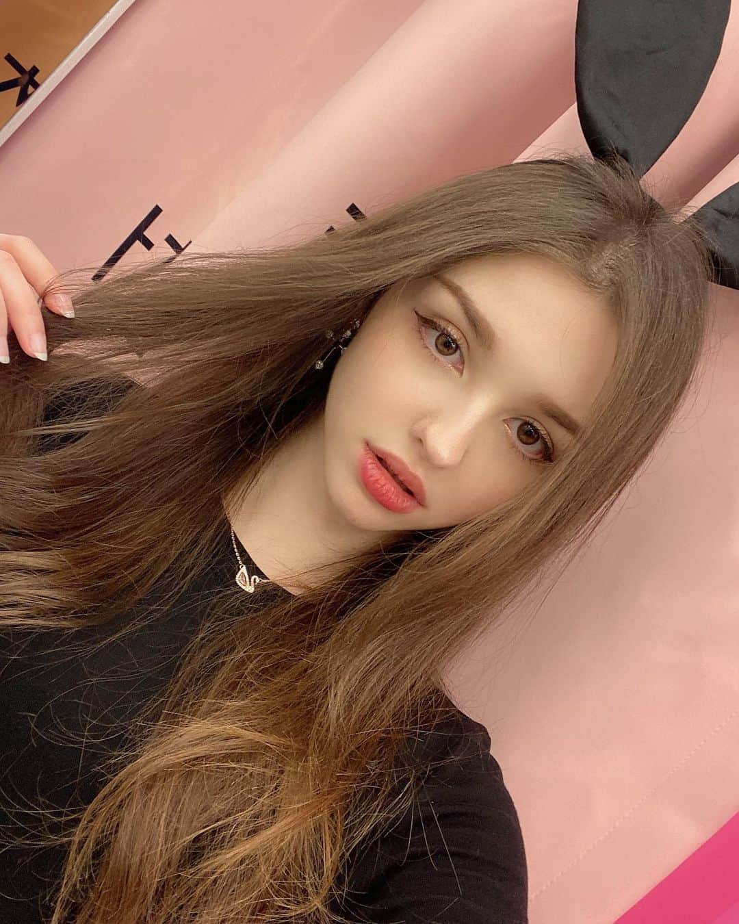 Elina 엘리나 (エリナ) さんのインスタグラム写真 - (Elina 엘리나 (エリナ) Instagram)「토끼랑 올라프야?🐰 I’m a rabbit hehe」4月25日 20時26分 - elina_4_22