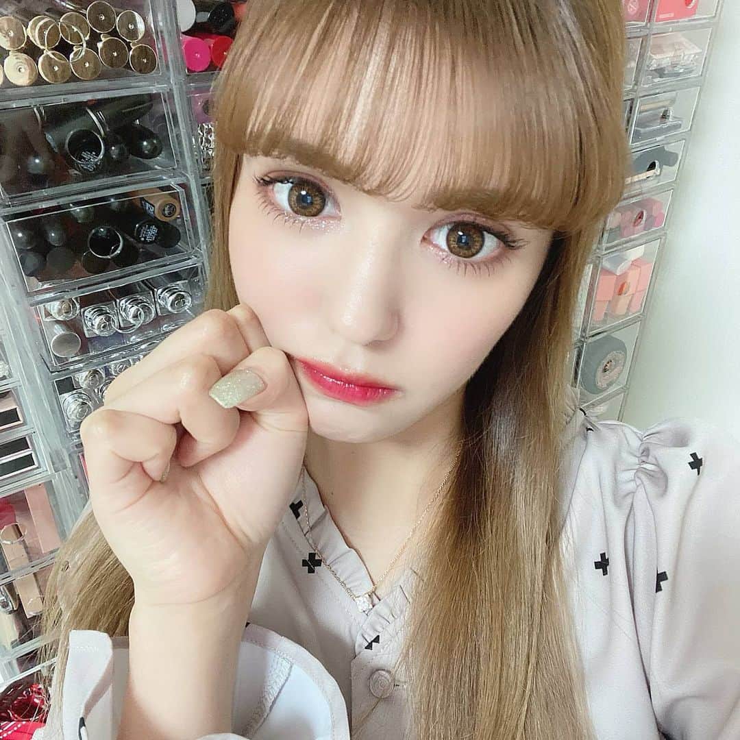 紗蘭さんのインスタグラム写真 - (紗蘭Instagram)「STAY HOME🏠💕 久しぶりにメイクしてるんるんだから自撮りしちゃうよねっ🙃🌙 #stayhome」4月25日 20時48分 - saracchidayo
